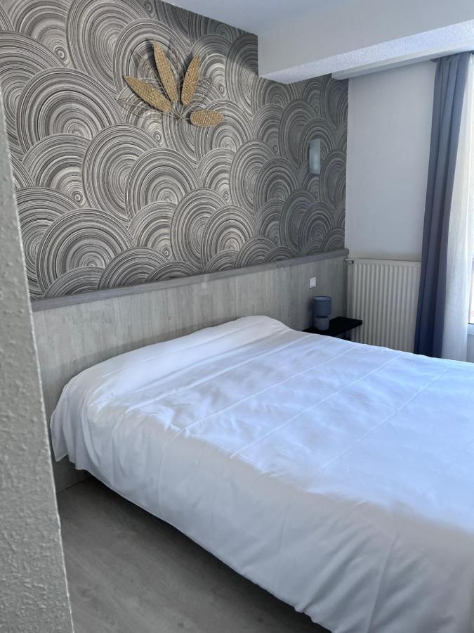 Hostellerie Saint Clement Vic-sur-Cere Exterior photo